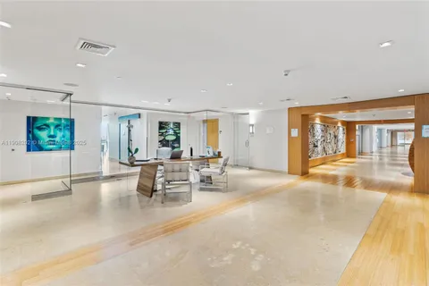 $3,350,000 | 900 Biscayne Boulevard, Unit PH6201, Miami, FL 33132
