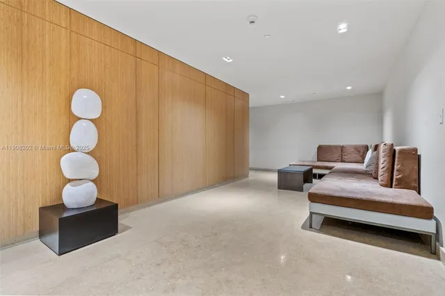 $3,350,000 | 900 Biscayne Boulevard, Unit PH6201, Miami, FL 33132