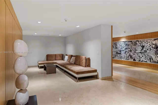 $3,350,000 | 900 Biscayne Boulevard, Unit PH6201, Miami, FL 33132