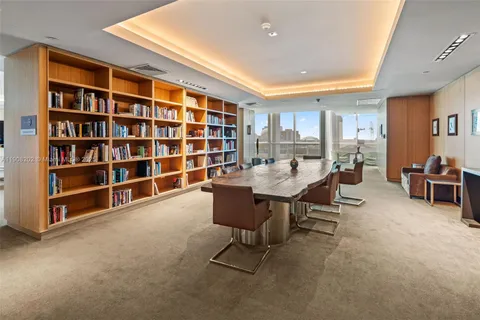 $3,350,000 | 900 Biscayne Boulevard, Unit PH6201, Miami, FL 33132