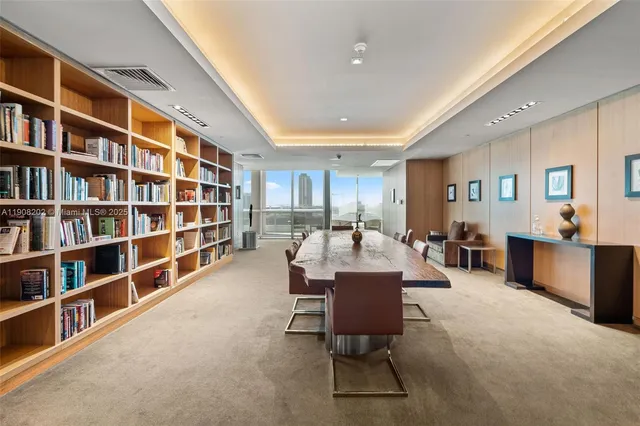 $3,350,000 | 900 Biscayne Boulevard, Unit PH6201, Miami, FL 33132