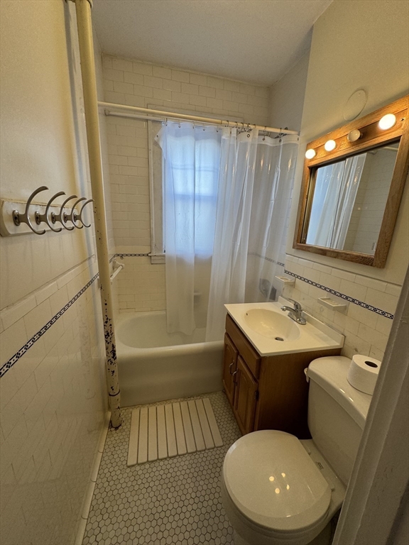 588 Washington Street, Unit 4 Brookline, MA 02446 - Photo 4 of 7