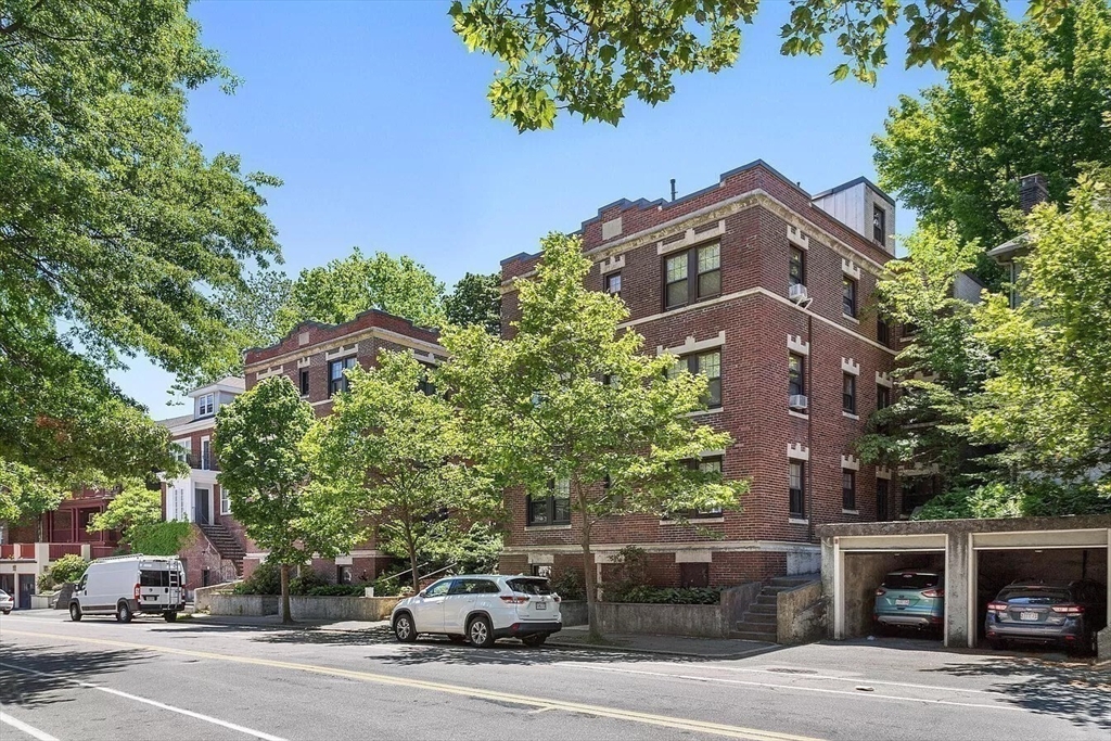 588 Washington Street, Unit 4 Brookline, MA 02446 - Photo 5 of 7