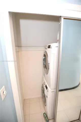 $145,000 | 2171 Northeast 66th Street, Unit 806, Fort Lauderdale, FL 33308