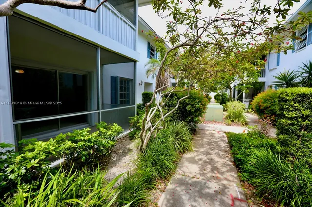 $145,000 | 2171 Northeast 66th Street, Unit 806, Fort Lauderdale, FL 33308