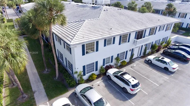 $145,000 | 2171 Northeast 66th Street, Unit 806, Fort Lauderdale, FL 33308