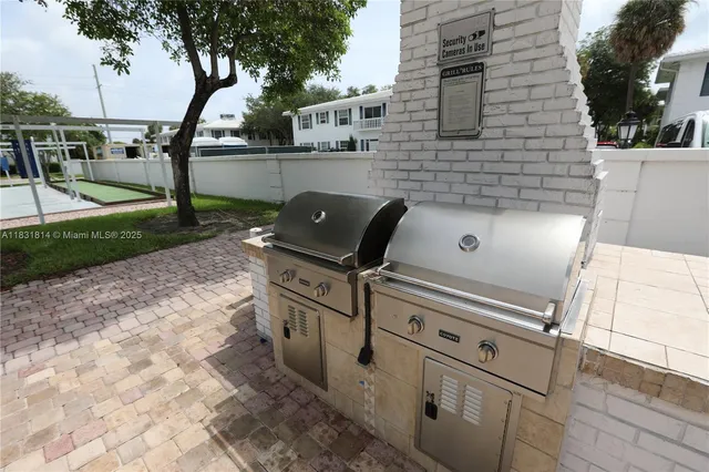 $145,000 | 2171 Northeast 66th Street, Unit 806, Fort Lauderdale, FL 33308