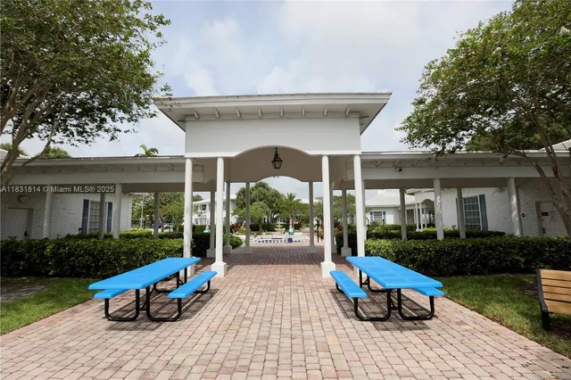 $145,000 | 2171 Northeast 66th Street, Unit 806, Fort Lauderdale, FL 33308