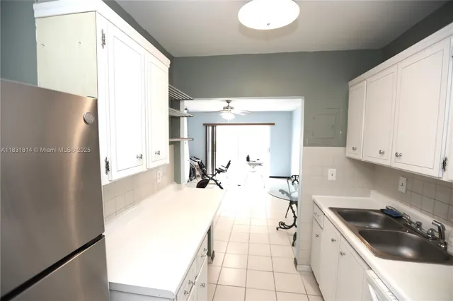 $145,000 | 2171 Northeast 66th Street, Unit 806, Fort Lauderdale, FL 33308