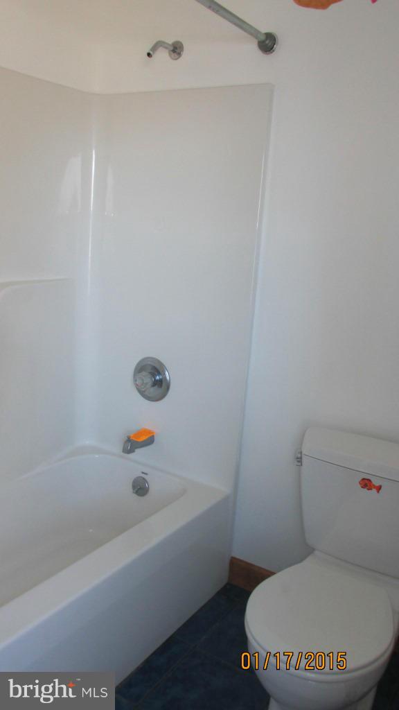 4230 Lynhurst Road Baltimore, MD 21222 - Photo 20 of 26 Bath