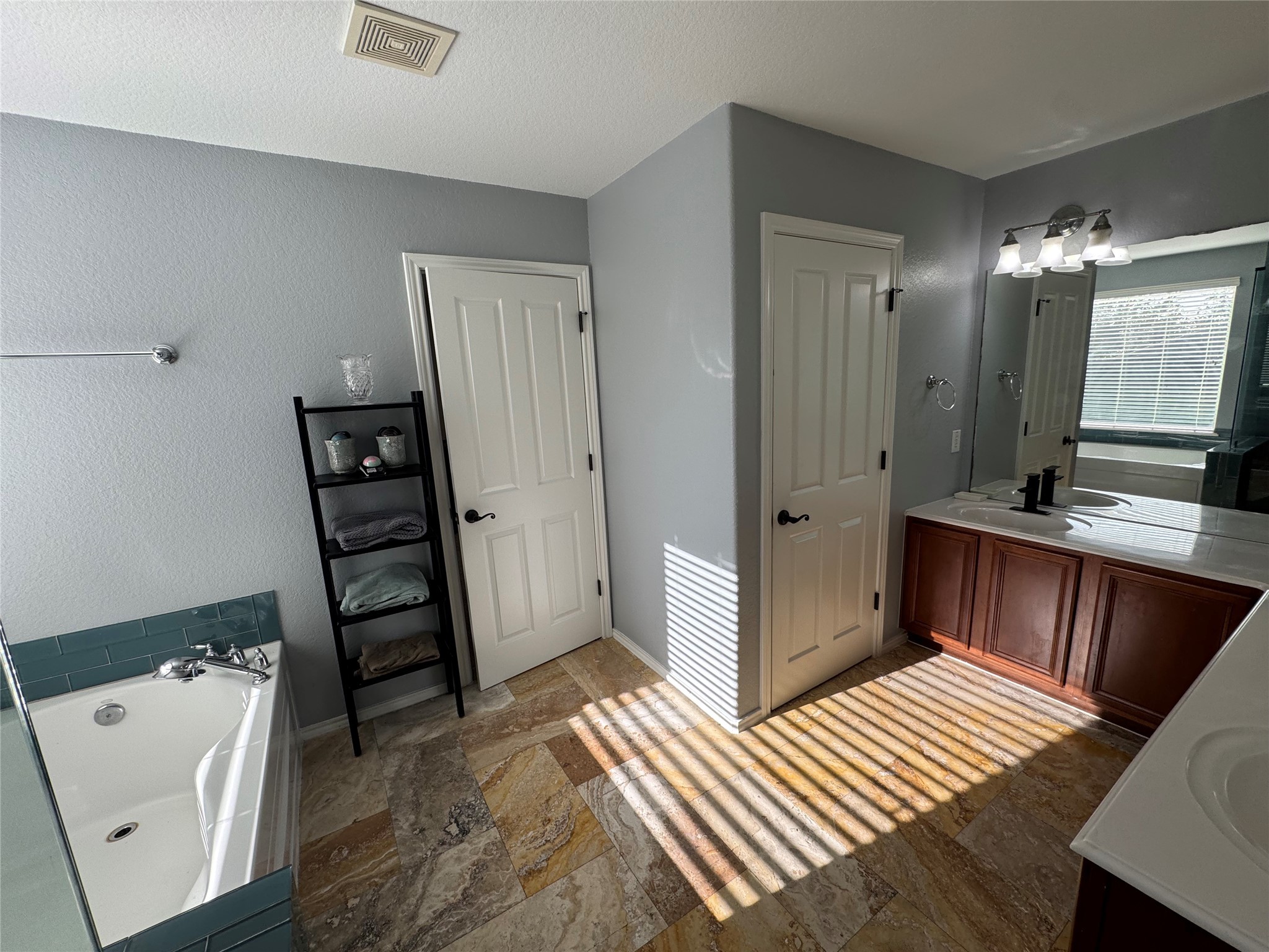 8415 Clover Leaf Drive Rosenberg, TX 77469 - Photo 25 of 33 Primary BathRoom