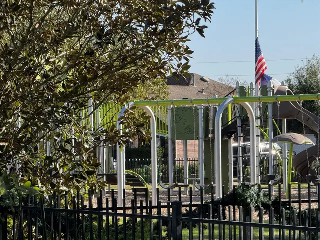 $3,000 | 8415 Clover Leaf Drive, Rosenberg, TX 77469