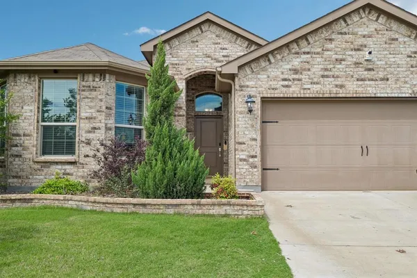 $349,000 | 439 Helm Lane, Azle, TX 76020