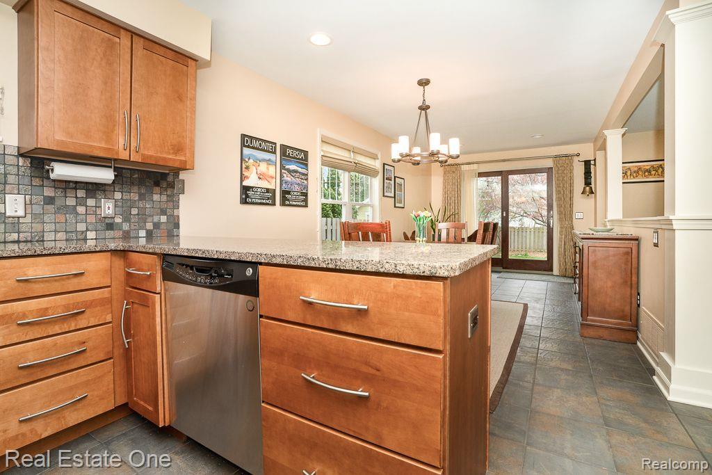 146 Terry Avenue Rochester, MI 48307 - Photo 18 of 56