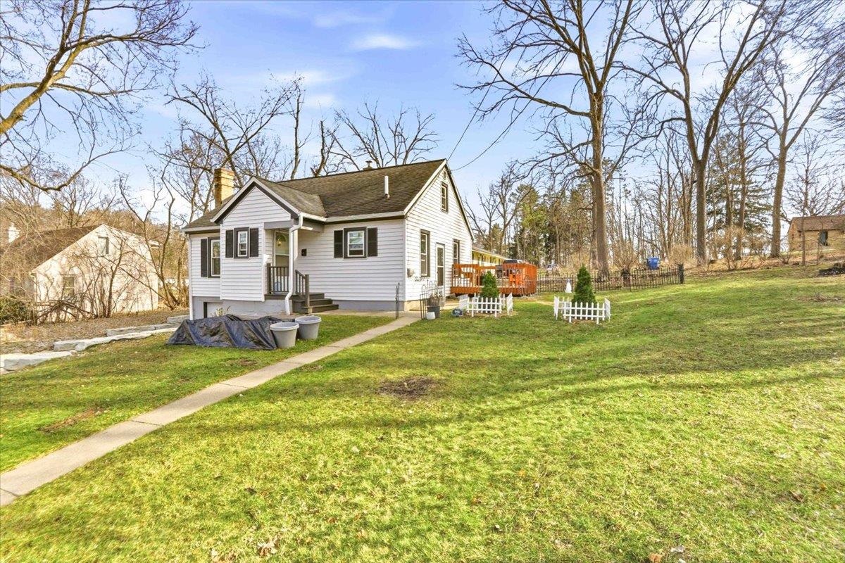 950 2nd Street Baraboo, WI 53913 - Photo 12 of 16