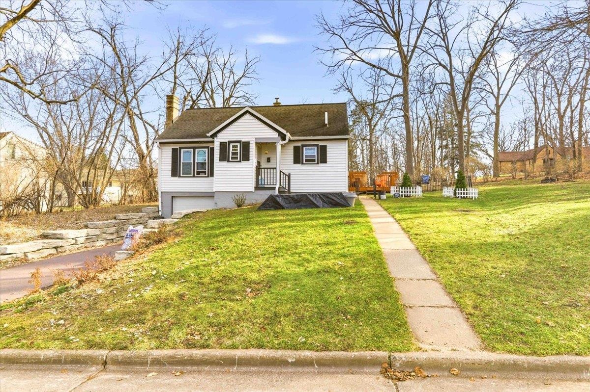 950 2nd Street Baraboo, WI 53913 - Photo 13 of 16