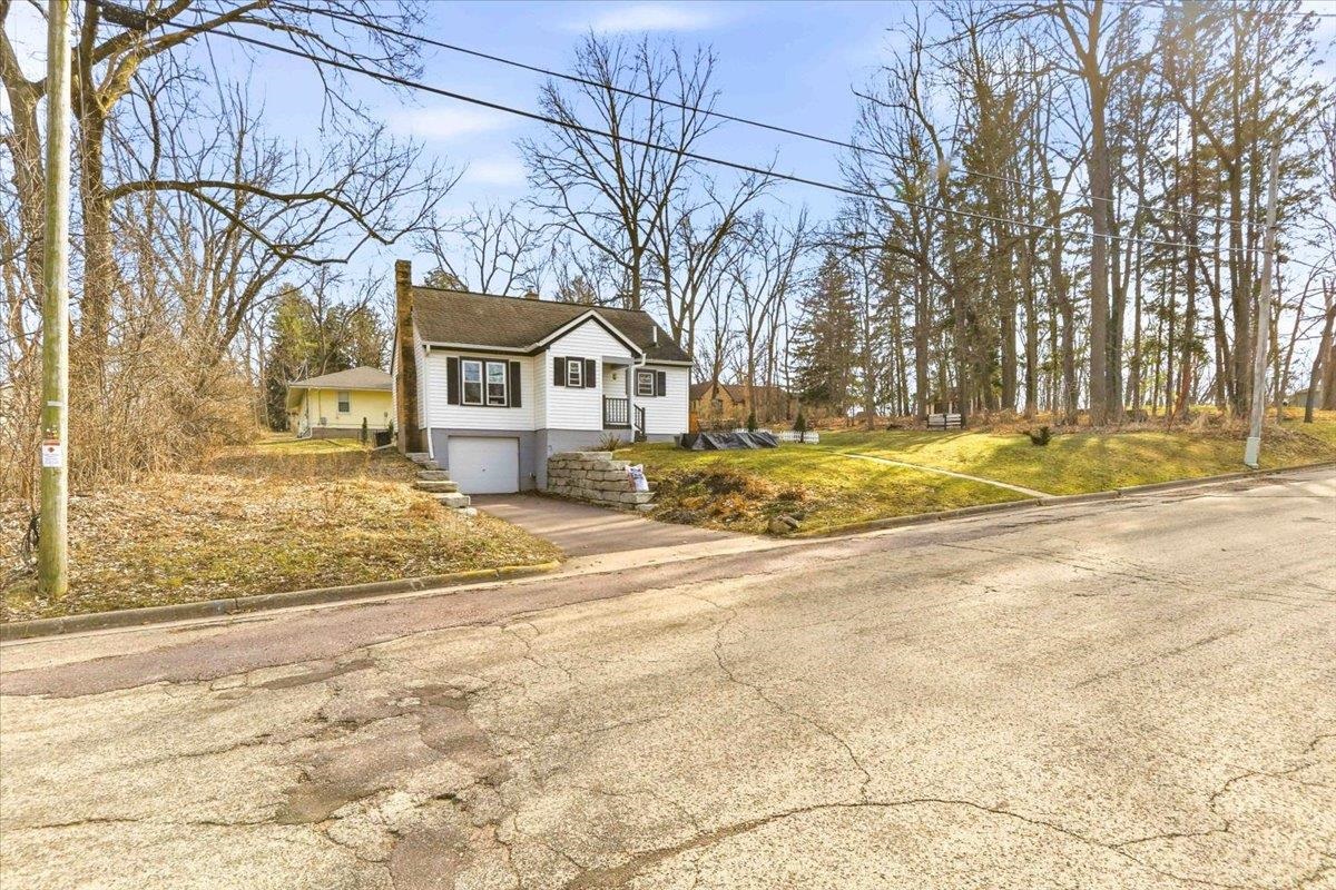 950 2nd Street Baraboo, WI 53913 - Photo 10 of 16