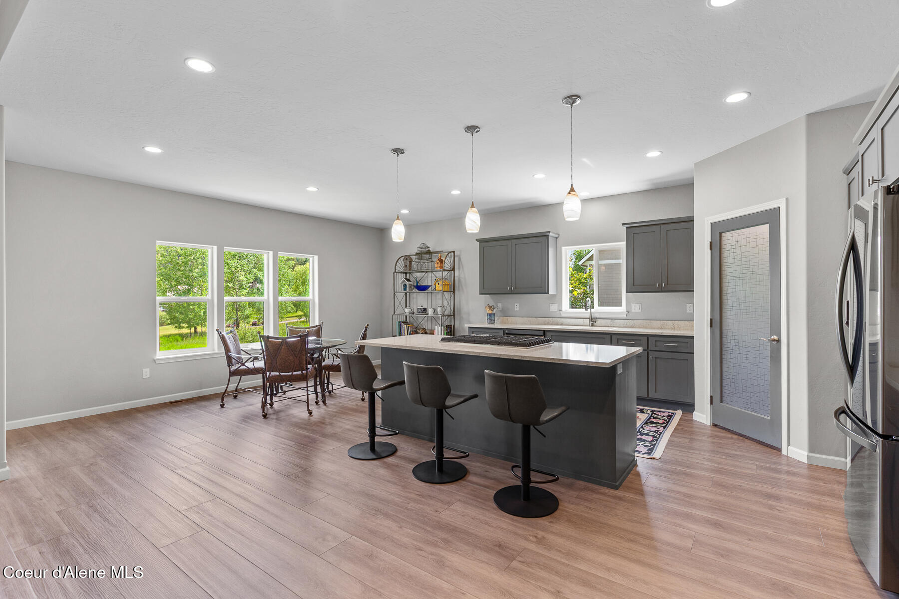 125 Golfview Lane Sandpoint, ID 83864 - Photo 9 of 49 Spacious open kitchen