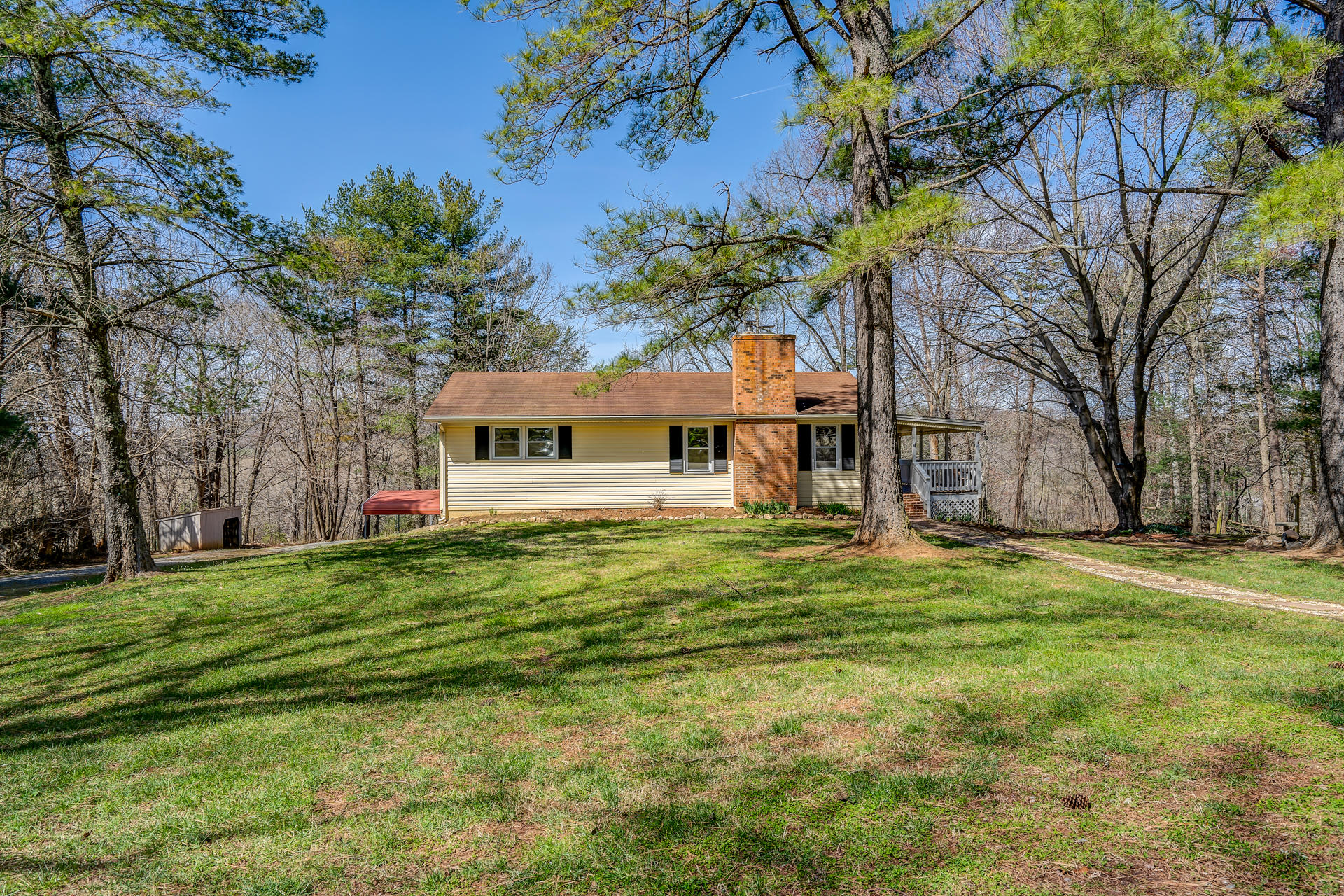 6489 Joppa Mill Road Moneta, VA 24121 - Photo 2 of 39 DSC06390_1_2_3_4