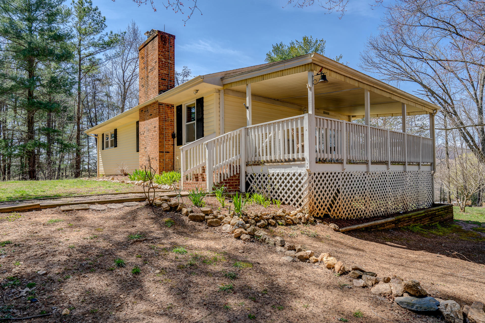 6489 Joppa Mill Road Moneta, VA 24121 - Photo 4 of 39 DSC06550_1_2_3_4