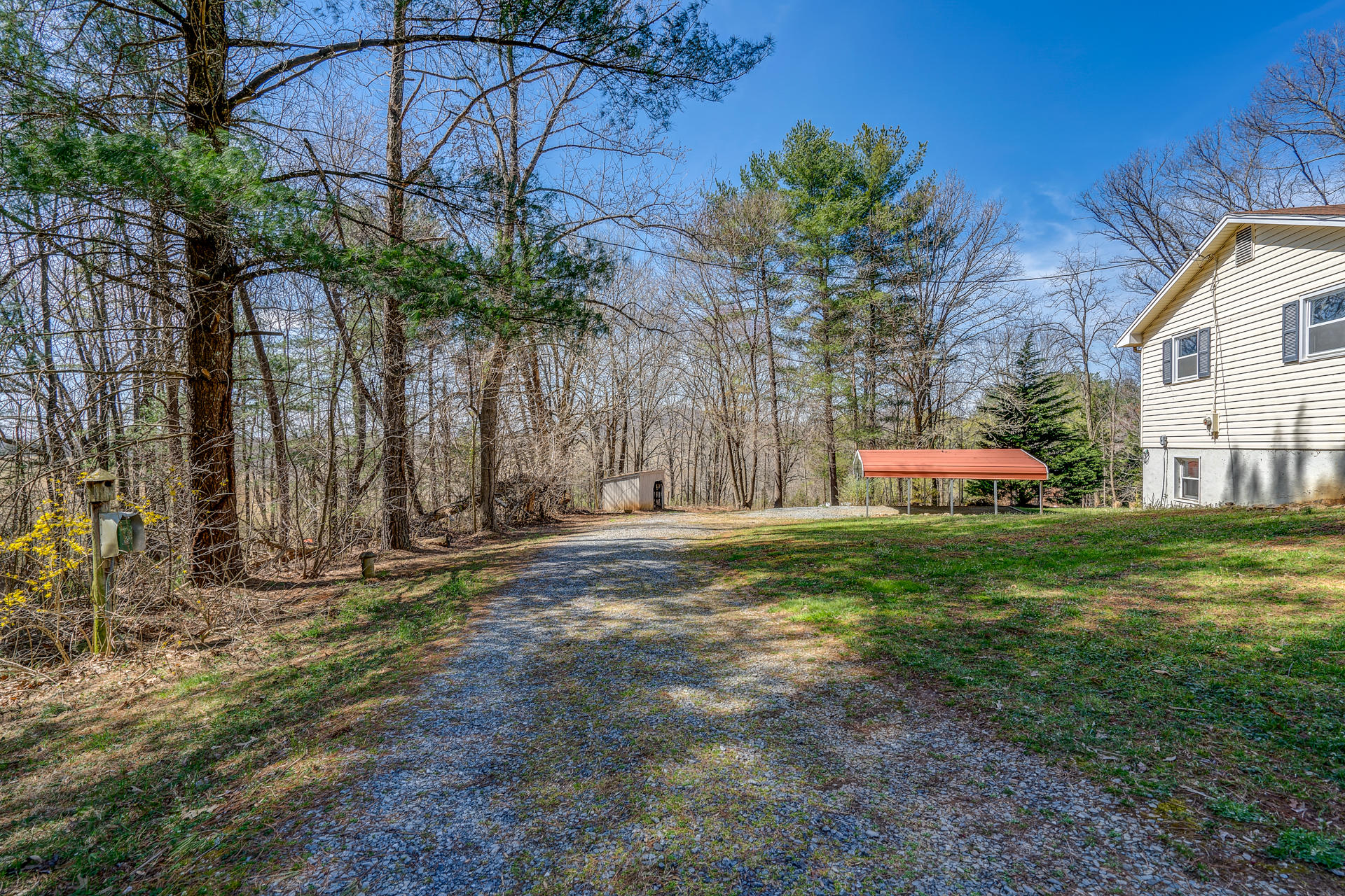 6489 Joppa Mill Road Moneta, VA 24121 - Photo 36 of 39 DSC06585_6_7_8_9