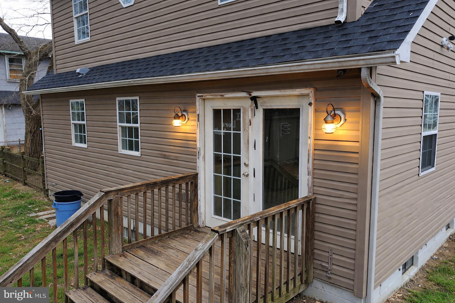 21 Sycamore Road Pennsville, NJ 08070 - Photo 29 of 31 a view of a balcony with wooden floor and fence