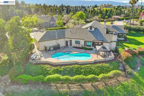 $3,000,000 | 2808 Gray Fox Court, Pleasanton, CA 94566