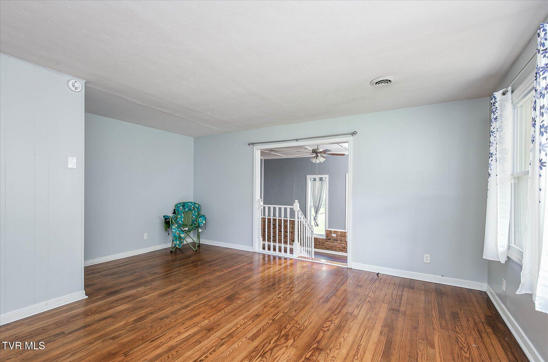 1413 Haga Road Kingsport, TN 37660 - Photo 11 of 32 11-1413 Haga Rd-11