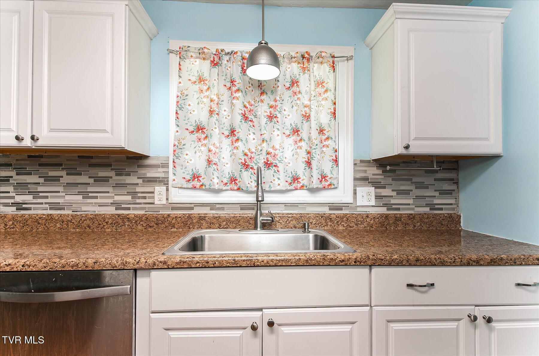 1413 Haga Road Kingsport, TN 37660 - Photo 17 of 32 17-1413 Haga Rd-17