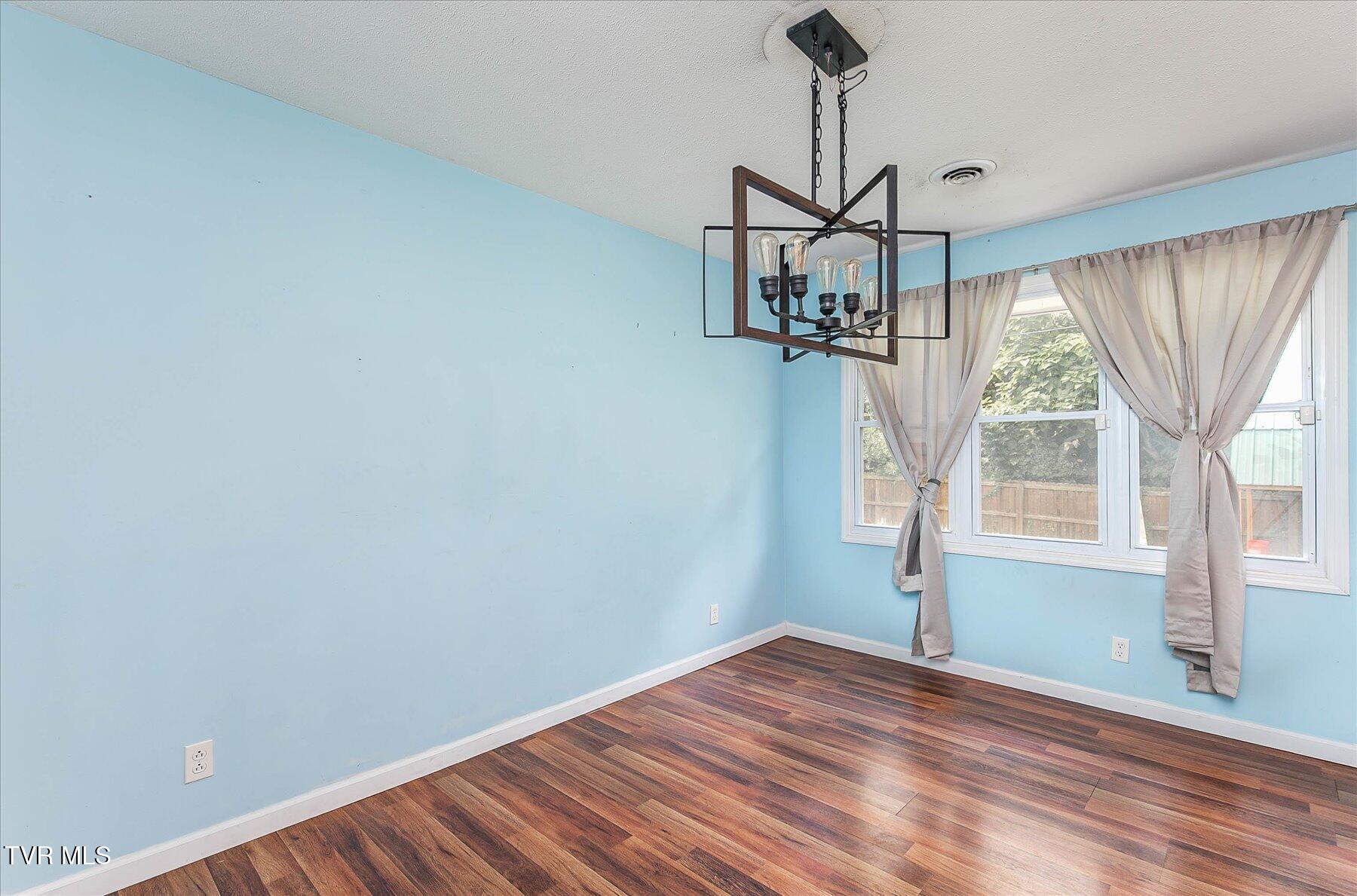 1413 Haga Road Kingsport, TN 37660 - Photo 21 of 32 21-1413 Haga Rd-21