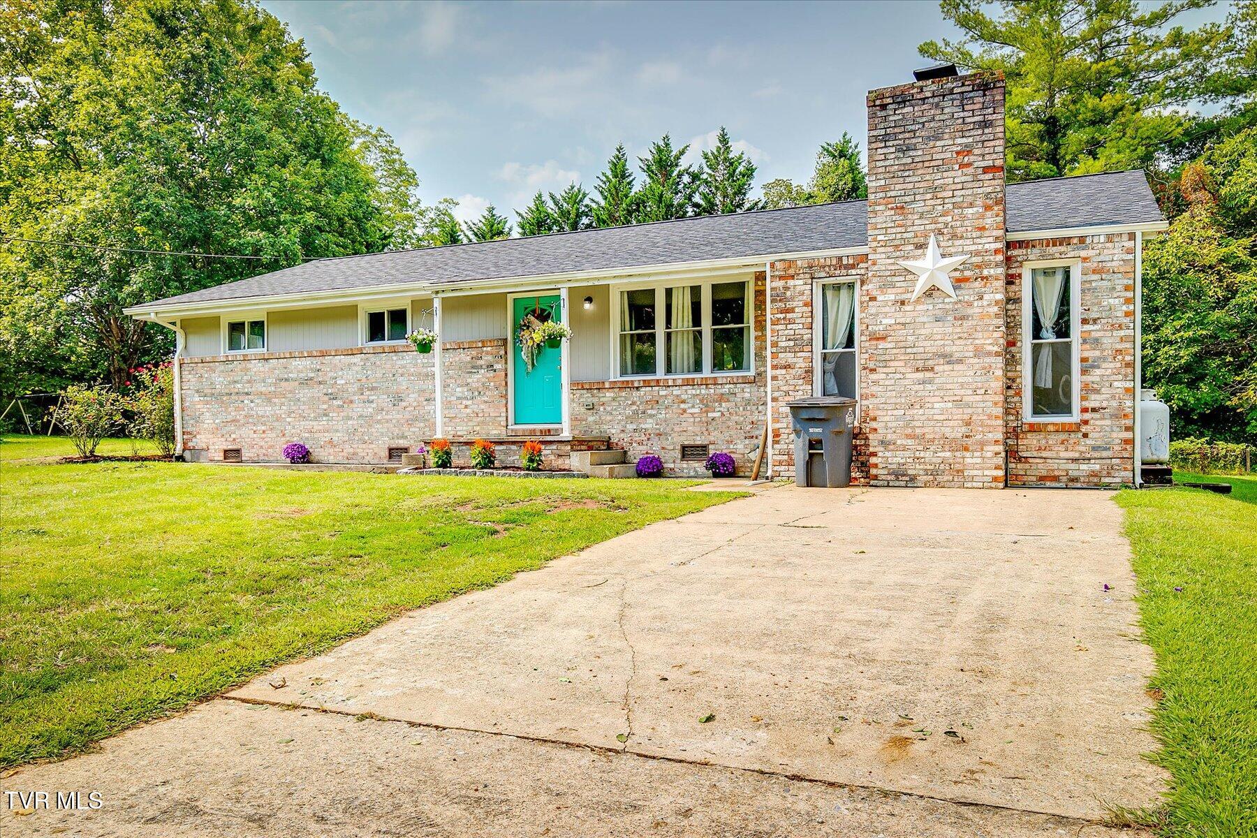 1413 Haga Road Kingsport, TN 37660 - Photo 4 of 32 04-1413 Haga Rd-4