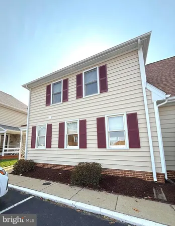 $1,750 | 1440 Kenmore Avenue, Fredericksburg, VA 22401