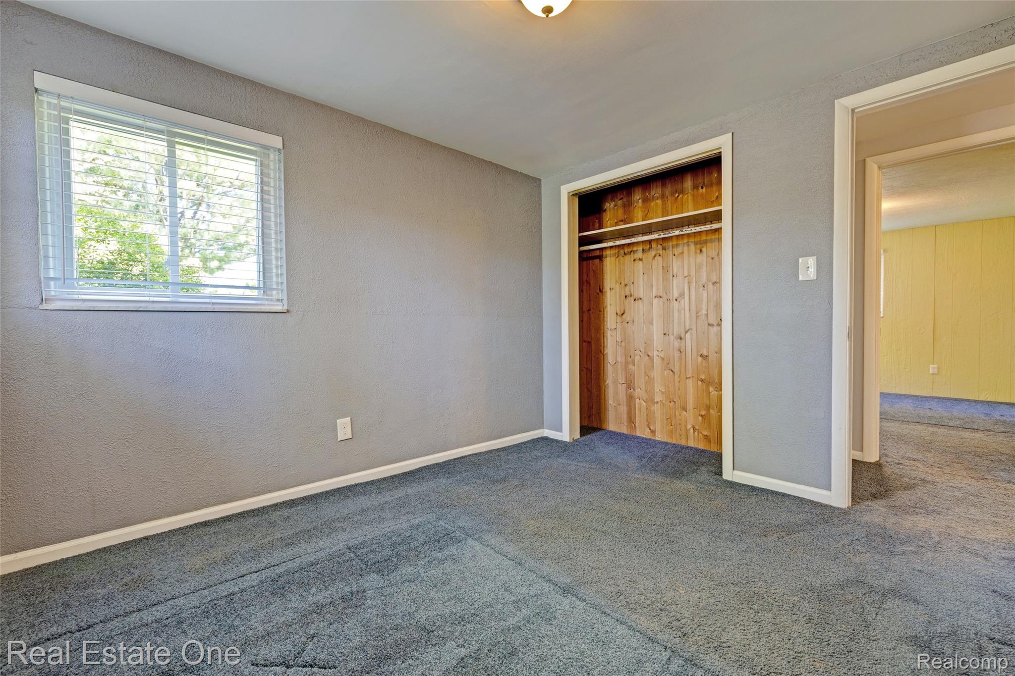 1140 Seneca Road Lake Orion, MI 48362 - Photo 28 of 65 28) Bedroom 3.jpg