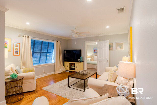 205 Orange Avenue Fairhope, AL 36532 - Photo 14 of 31 Living Room