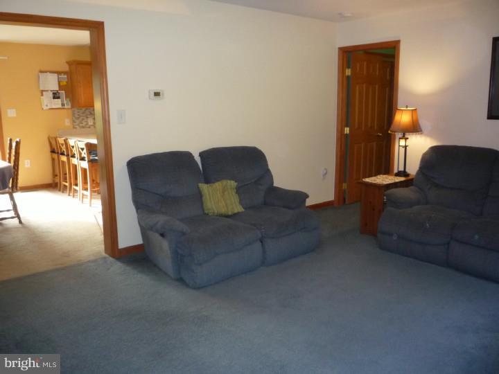 101 Robbins Road Pilesgrove, NJ 08098 - Photo 3 of 21 Living Room