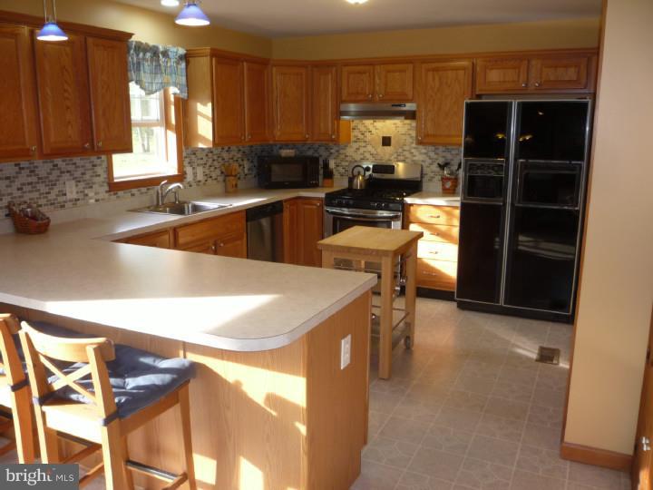 101 Robbins Road Pilesgrove, NJ 08098 - Photo 5 of 21 Kitchen