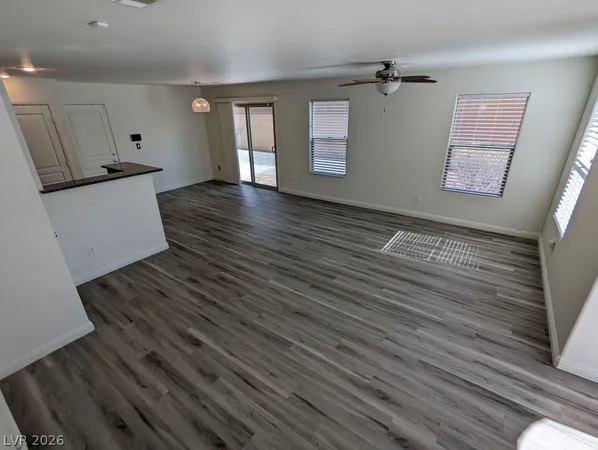 $2,000 | 10807 Mason Hill Avenue, Las Vegas, NV 89166