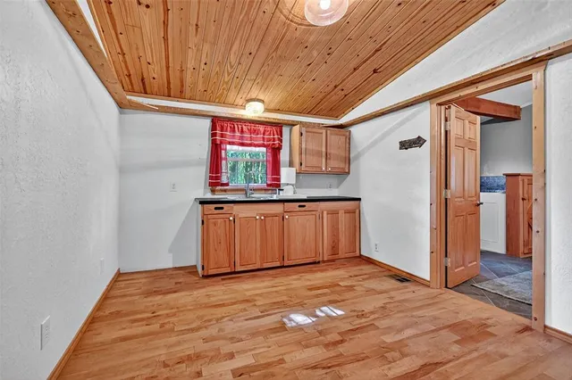 $950,000 | 570 Ayres Road, Bells, TX 75414