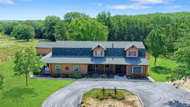 $950,000 | 570 Ayres Road, Bells, TX 75414