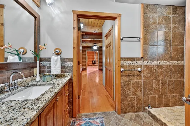 $950,000 | 570 Ayres Road, Bells, TX 75414