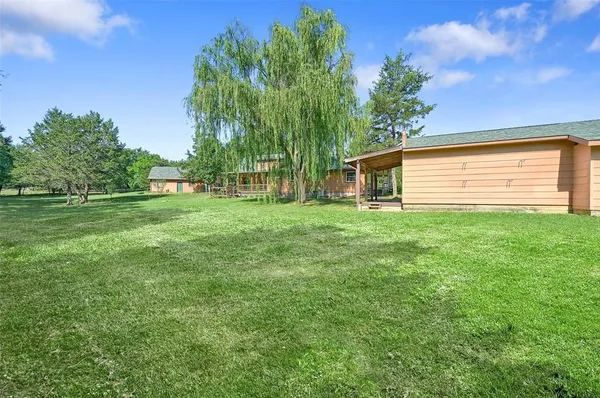 $850,000 | 570 Ayres Road, Bells, TX 75414