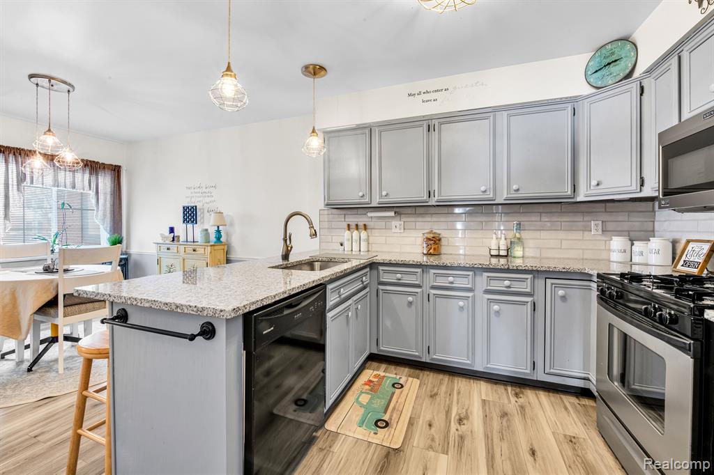 15326 Roxbury Circle Macomb, MI 48044 - Photo 12 of 26