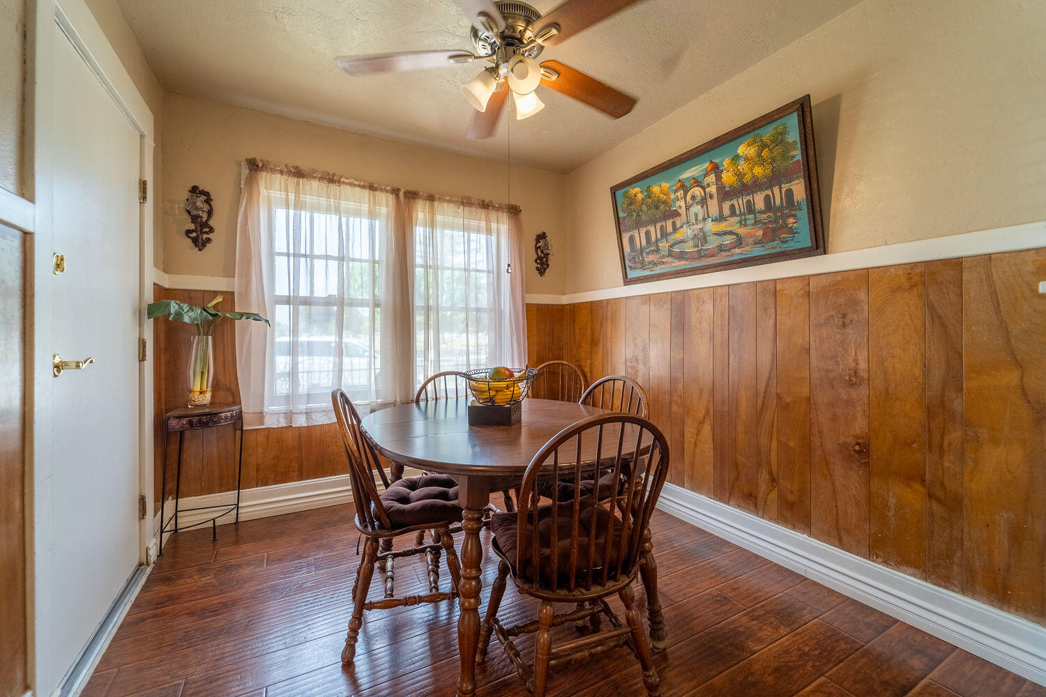 504 South R Street Tulare, CA 93274 - Photo 15 of 40 504SRSt-12