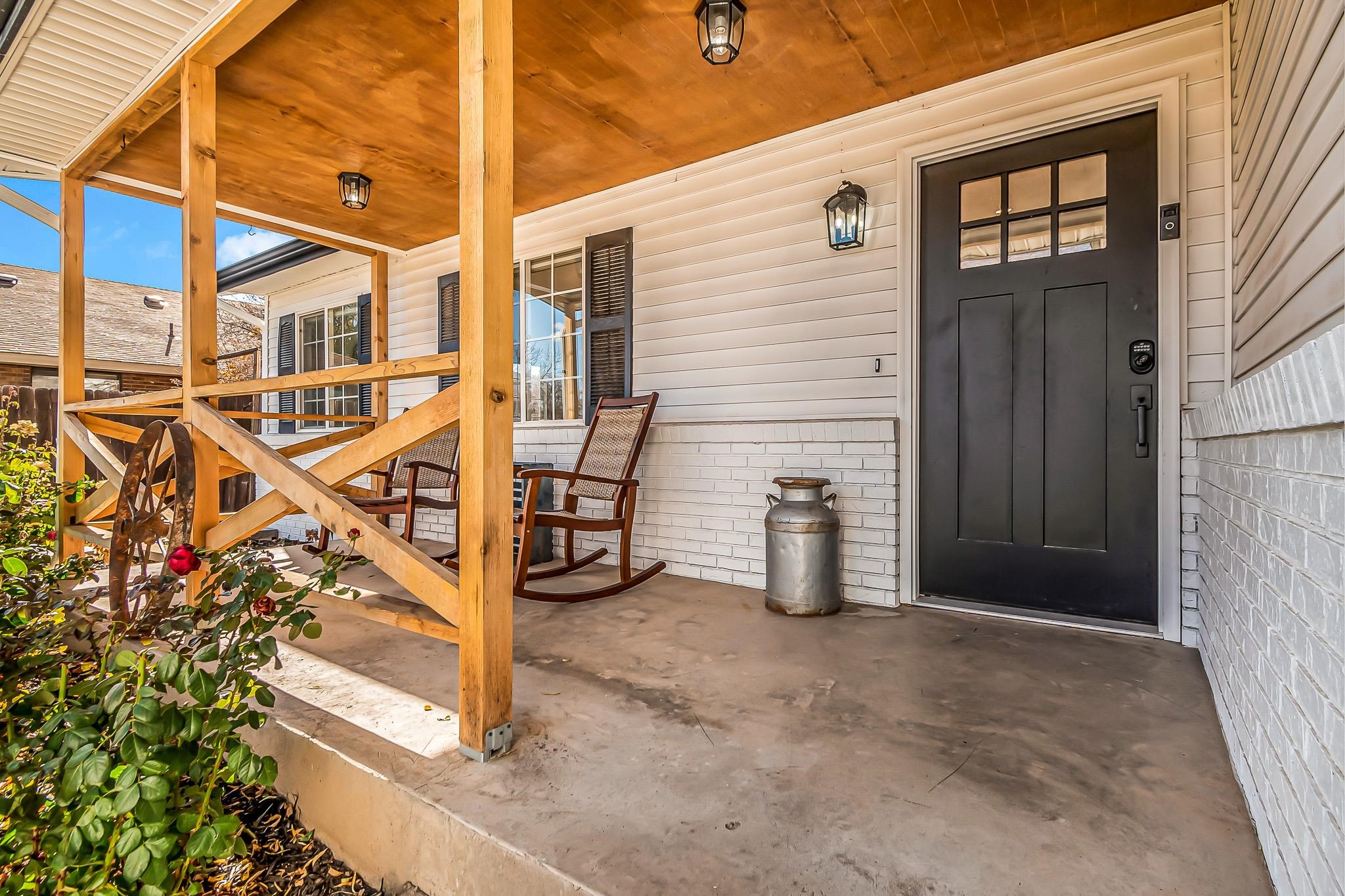 505 North Oak Street Fruita, CO 81521 - Photo 3 of 21 a view of an house balcony