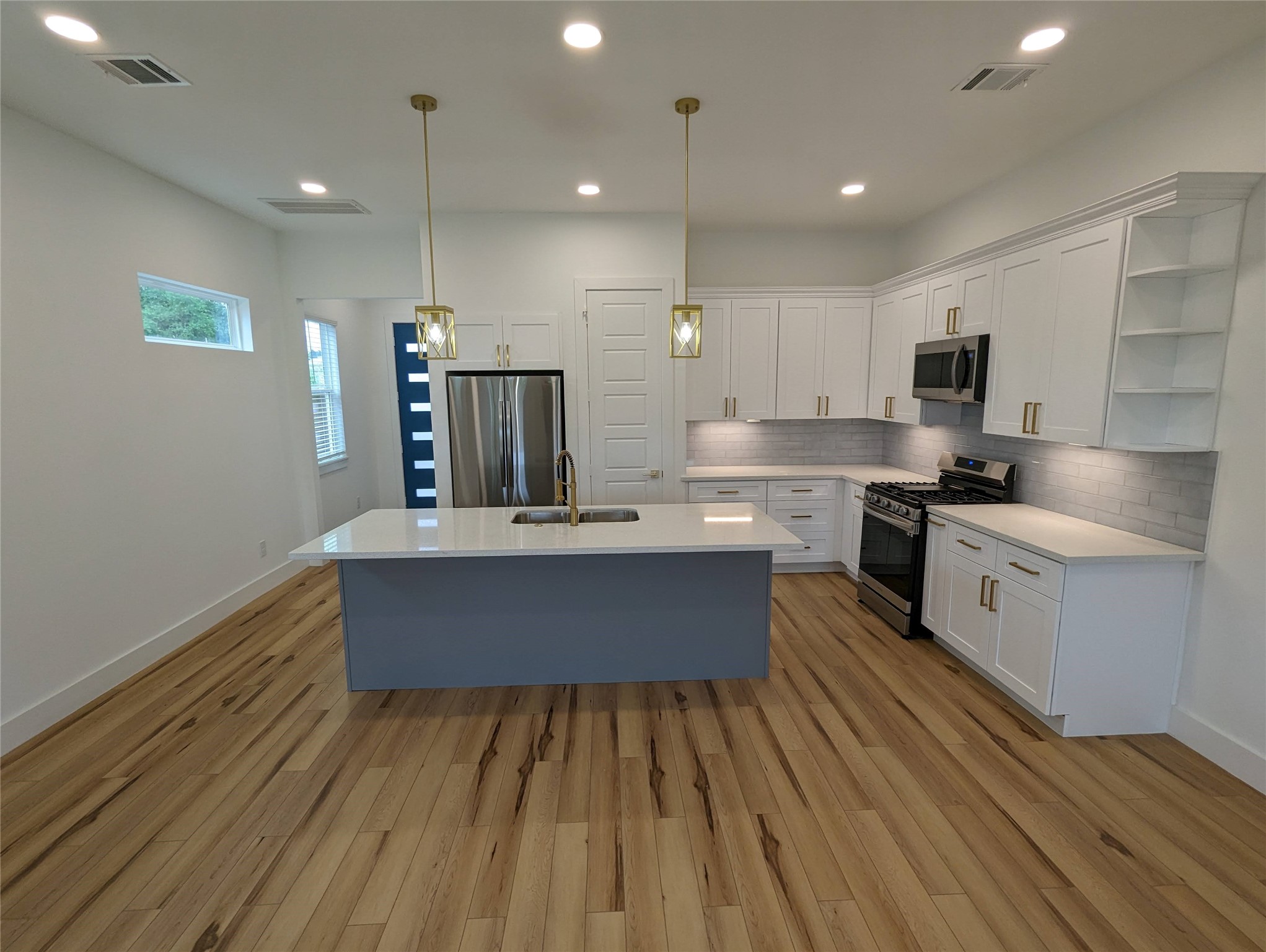 4915 Fisk Street Houston, TX 77009 - Photo 8 of 38 Gallery Image 8