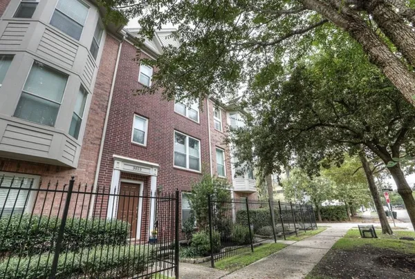 $384,900 | 3023 Austin Street, Houston, TX 77004