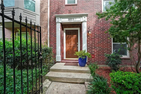 $384,900 | 3023 Austin Street, Houston, TX 77004