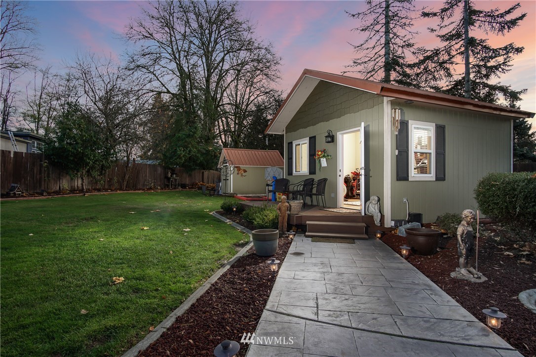 105 Ribelin Road Chehalis, WA 98532 - Photo 26 of 27 a view of a back yard of the house