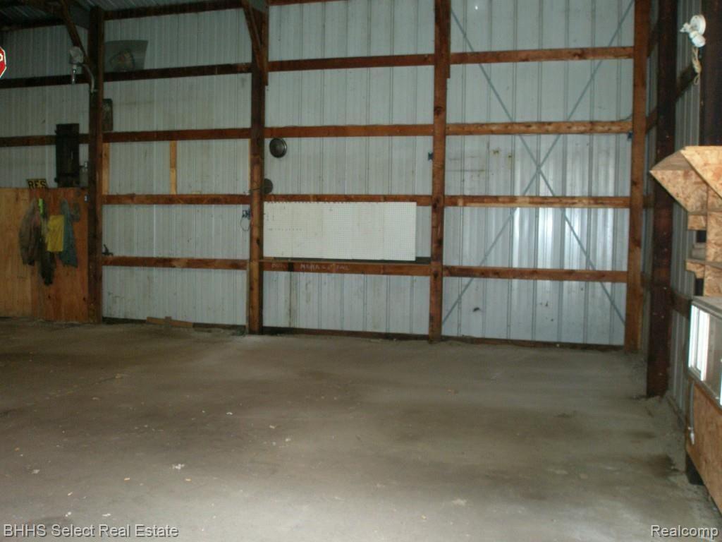 22330 Bell Road New Boston, MI 48164 - Photo 9 of 34 P8210014.jpg