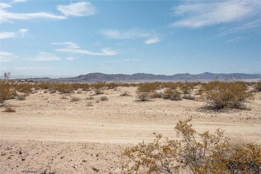 2549 Delaware Avenue Joshua Tree, CA 92252 - Photo 6 of 18 a view of ocean and mountain